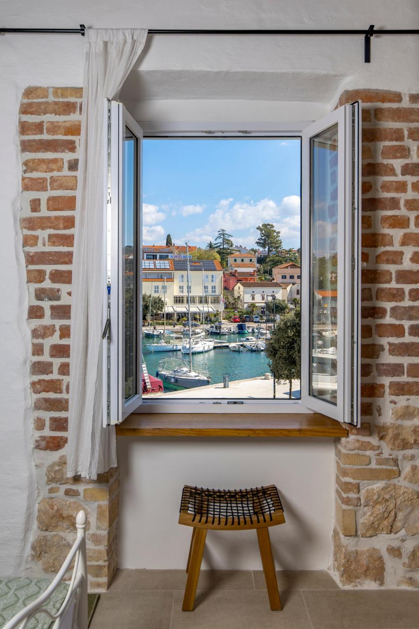 The House Hotel Malinska Exterior foto